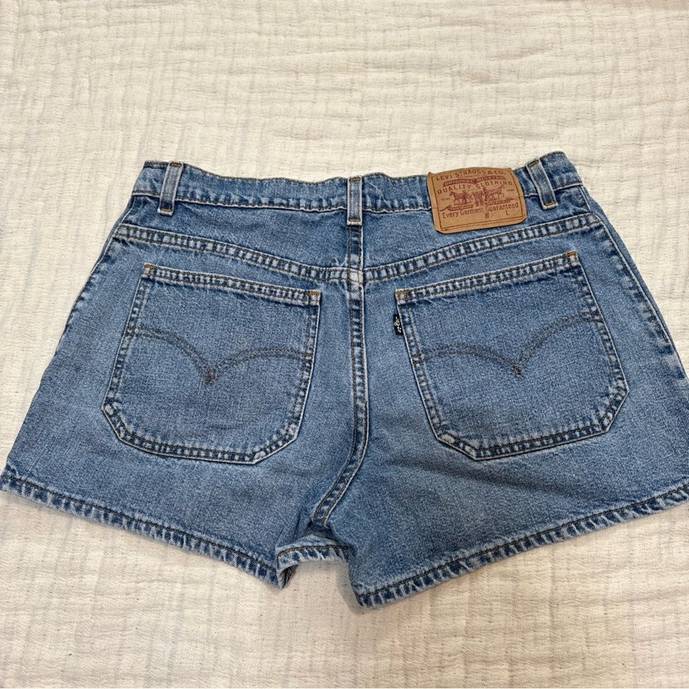 VTG Levis Shorts Womens 11 JR Blue Denim Retro 90s Mom Jean Jorts Black Tab - Picture 3 of 11